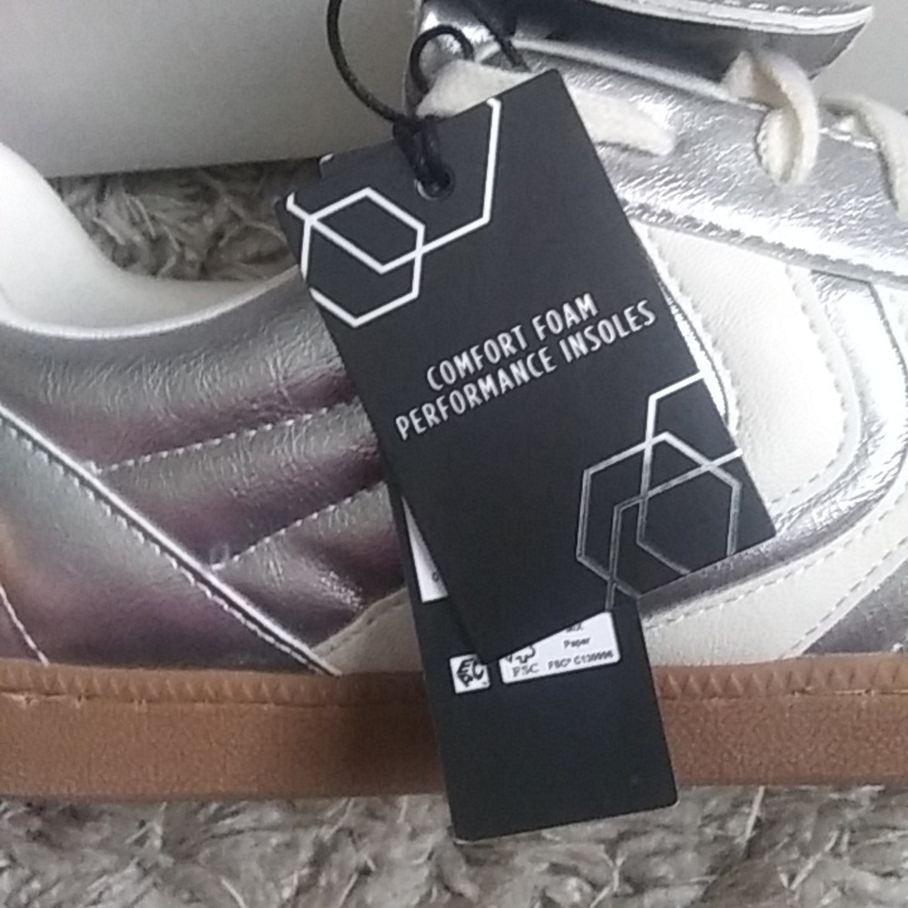 Madden NYC Foldover Sneakers Women’s Size 10 - Picture 3 of 3